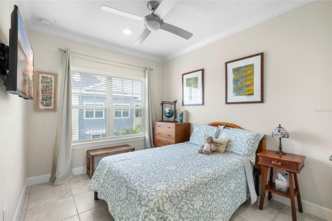 Townhouse in Saint Petersburg, Florida 4 bedrooms, 178.37 sq.m. № 2101656 - photo 26