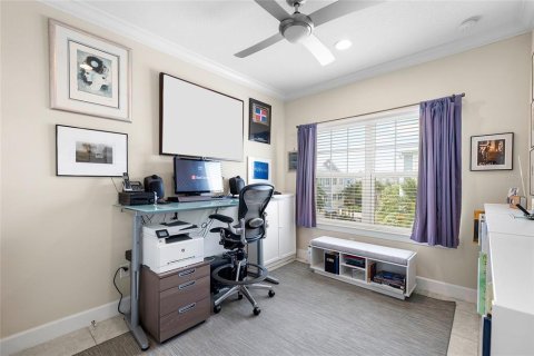Townhouse in Saint Petersburg, Florida 4 bedrooms, 178.37 sq.m. № 2101656 - photo 27