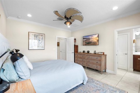 Townhouse in Saint Petersburg, Florida 4 bedrooms, 178.37 sq.m. № 2101656 - photo 23