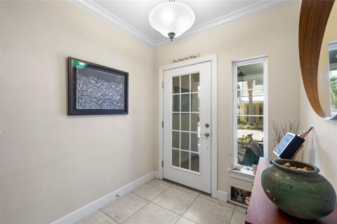 Townhouse in Saint Petersburg, Florida 4 bedrooms, 178.37 sq.m. № 2101656 - photo 4