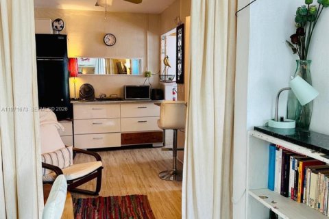 Condominio en alquiler en Miami, Florida, 1 dormitorio, 45.52 m2 № 2032335 - foto 7