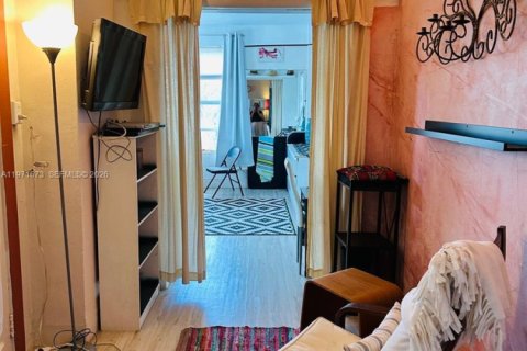 Condominio en alquiler en Miami, Florida, 1 dormitorio, 45.52 m2 № 2032335 - foto 3
