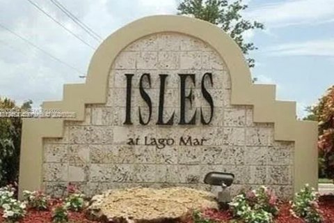 Condo in Sunrise, Florida, 2 bedrooms  № 2085502 - photo 15