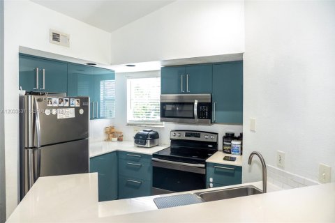 Condo in Sunrise, Florida, 2 bedrooms  № 2085502 - photo 3