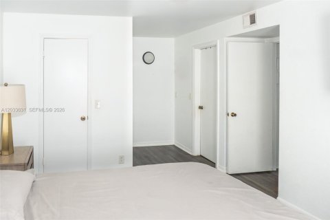 Condo in Sunrise, Florida, 2 bedrooms  № 2085502 - photo 7
