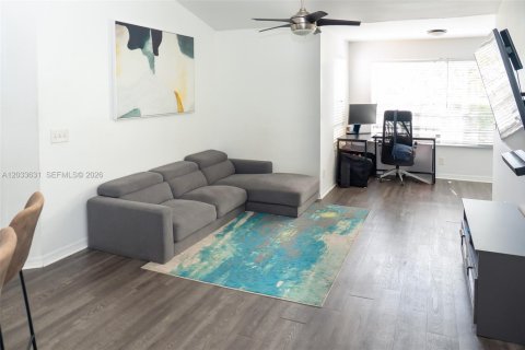 Condo in Sunrise, Florida, 2 bedrooms  № 2085502 - photo 4