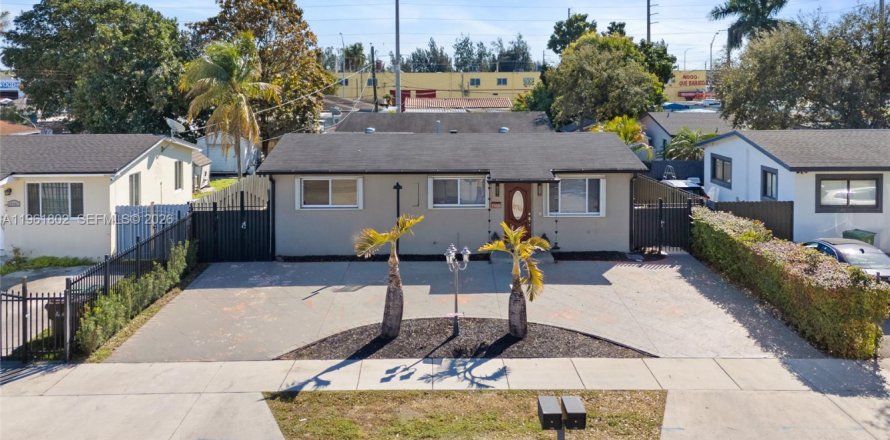 Commercial property in Hialeah, Florida 109.9 sq.m. № 2026512