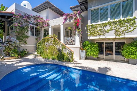 Купить виллу или дом в Ки-Бискейн, Флорида 5 спален, 322.93м2, № 2052696 - фото 26