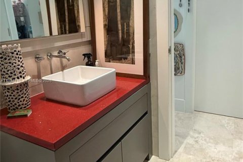 Купить виллу или дом в Ки-Бискейн, Флорида 5 спален, 322.93м2, № 2052696 - фото 25