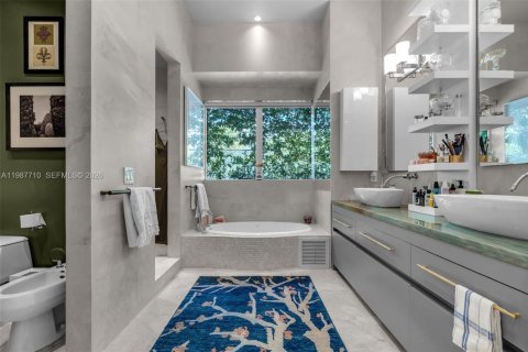 Купить виллу или дом в Ки-Бискейн, Флорида 5 спален, 322.93м2, № 2052696 - фото 16