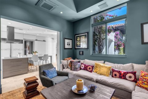 Купить виллу или дом в Ки-Бискейн, Флорида 5 спален, 322.93м2, № 2052696 - фото 7