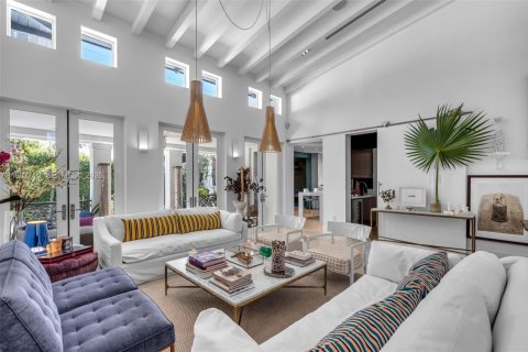 Купить виллу или дом в Ки-Бискейн, Флорида 5 спален, 322.93м2, № 2052696 - фото 3