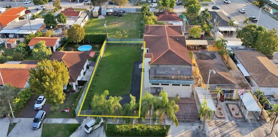 Terrain à Hialeah, Floride № 2001140