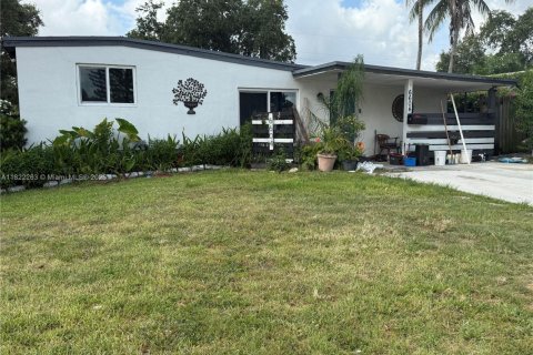 House in Hollywood, Florida 3 bedrooms, 69.12 sq.m. № 1961712 - photo 1