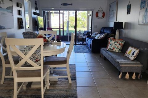 Condominio en alquiler en Saint Petersburg, Florida, 2 dormitorios, 82.68 m2 № 1825208 - foto 4