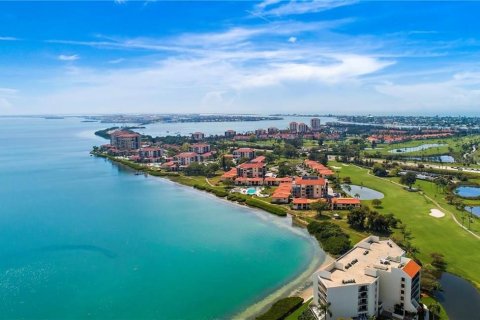 Condominio en alquiler en Saint Petersburg, Florida, 2 dormitorios, 82.68 m2 № 1825208 - foto 2