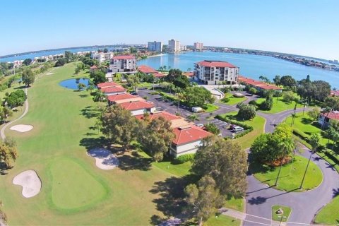 Condominio en alquiler en Saint Petersburg, Florida, 2 dormitorios, 82.68 m2 № 1825208 - foto 29