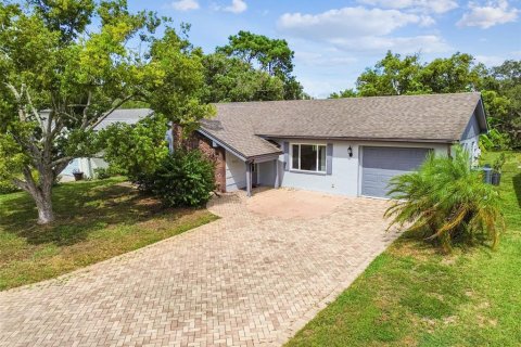 House in Hudson, Florida 2 bedrooms, 107.02 sq.m. № 1898803 - photo 3