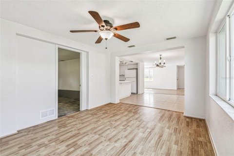 House in Hudson, Florida 2 bedrooms, 107.02 sq.m. № 1898803 - photo 9