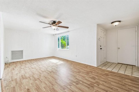 House in Hudson, Florida 2 bedrooms, 107.02 sq.m. № 1898803 - photo 4