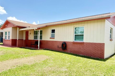Casa en venta en Tampa, Florida, 4 dormitorios, 208.01 m2 № 2200803 - foto 3