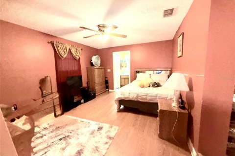 Casa en venta en Tampa, Florida, 4 dormitorios, 208.01 m2 № 2200803 - foto 24