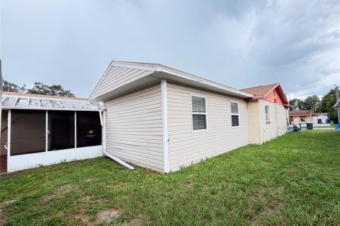 Casa en venta en Tampa, Florida, 4 dormitorios, 208.01 m2 № 2200803 - foto 6