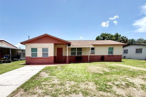Casa en venta en Tampa, Florida, 4 dormitorios, 208.01 m2 № 2200803 - foto 2