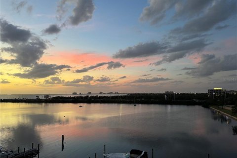 Condo in Tampa, Florida, 1 bedroom  № 2095184 - photo 8