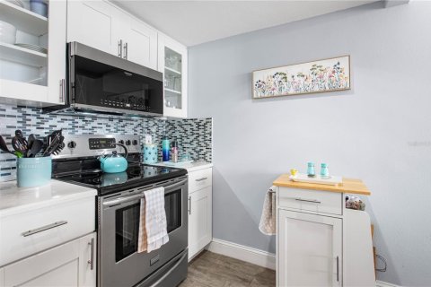 Condo in Tampa, Florida, 1 bedroom  № 2095184 - photo 15