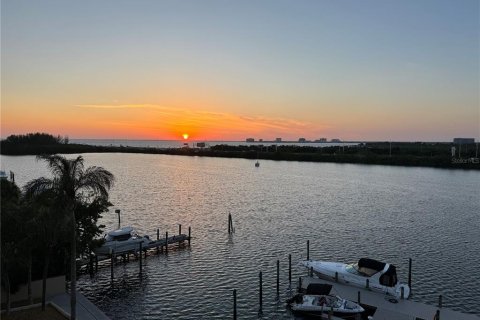 Condo in Tampa, Florida, 1 bedroom  № 2095184 - photo 9