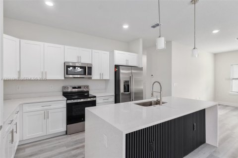 Villa ou maison à vendre à Ocala, Floride: 4 chambres, 180.42 m2 № 2074943 - photo 3