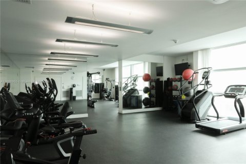 Снять в аренду кондоминиум в Майами, Флорида 2 спальни, 88.07м2, № 1951383 - фото 20