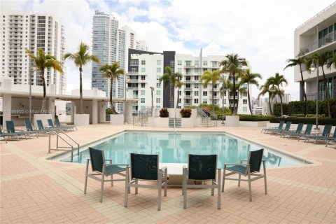 Снять в аренду кондоминиум в Майами, Флорида 2 спальни, 88.07м2, № 1951383 - фото 14
