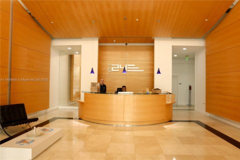 Снять в аренду кондоминиум в Майами, Флорида 2 спальни, 88.07м2, № 1951383 - фото 23