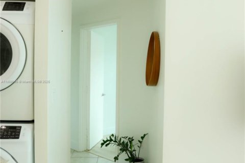 Снять в аренду кондоминиум в Майами, Флорида 2 спальни, 88.07м2, № 1951383 - фото 5
