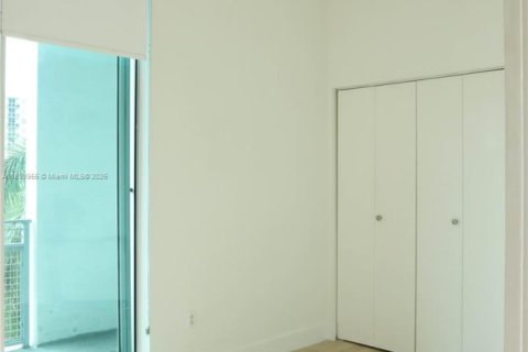 Снять в аренду кондоминиум в Майами, Флорида 2 спальни, 88.07м2, № 1951383 - фото 13
