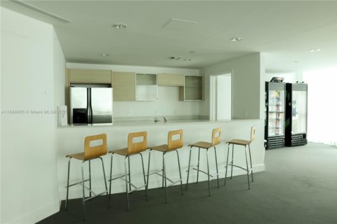 Снять в аренду кондоминиум в Майами, Флорида 2 спальни, 88.07м2, № 1951383 - фото 19