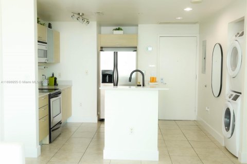 Снять в аренду кондоминиум в Майами, Флорида 2 спальни, 88.07м2, № 1951383 - фото 1