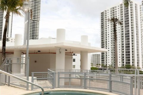 Снять в аренду кондоминиум в Майами, Флорида 2 спальни, 88.07м2, № 1951383 - фото 16