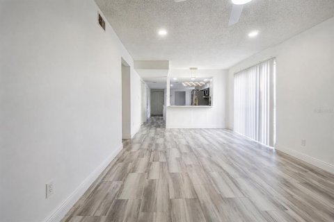 Copropriété à louer à Tampa, Floride: 2 chambres, 111.48 m2 № 2167514 - photo 8