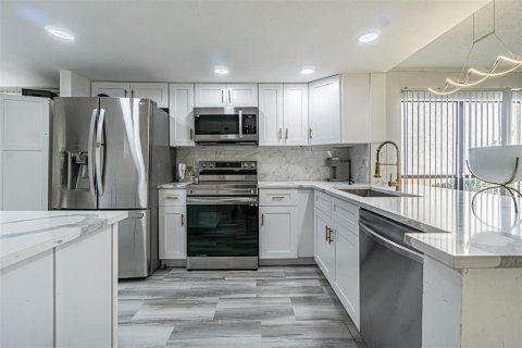 Copropriété à louer à Tampa, Floride: 2 chambres, 111.48 m2 № 2167514 - photo 5