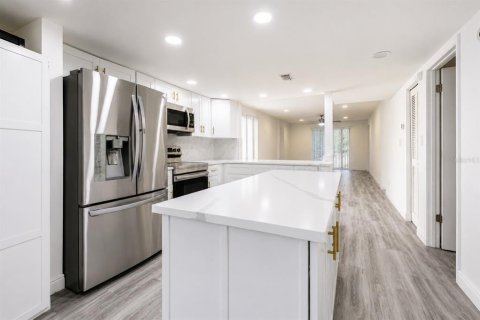 Copropriété à louer à Tampa, Floride: 2 chambres, 111.48 m2 № 2167514 - photo 4