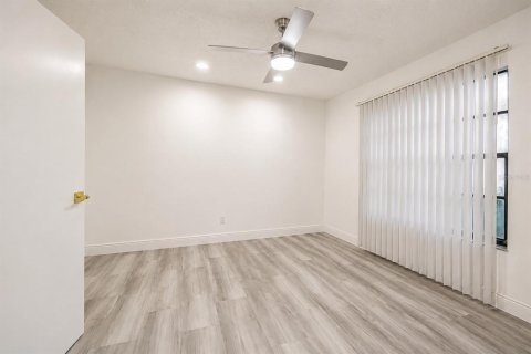 Copropriété à louer à Tampa, Floride: 2 chambres, 111.48 m2 № 2167514 - photo 11