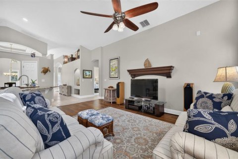 House in Winter Springs, Florida 4 bedrooms, 190.45 sq.m. № 2396164 - photo 17