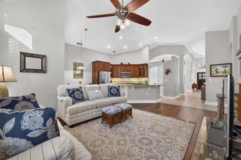 House in Winter Springs, Florida 4 bedrooms, 190.45 sq.m. № 2396164 - photo 12