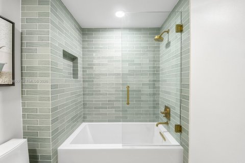 Copropriété à vendre à Fort Lauderdale, Floride: 2 chambres, 136.38 m2 № 2049340 - photo 21