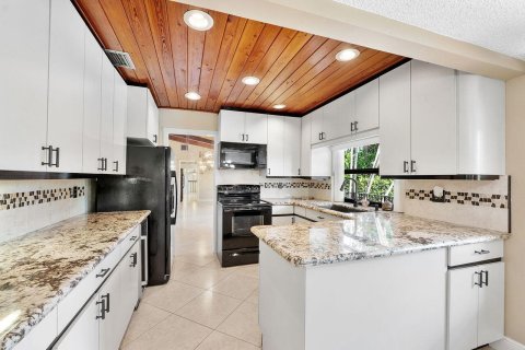 House in Sunrise, Florida 4 bedrooms, 218.23 sq.m. № 2429762 - photo 27