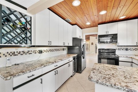 House in Sunrise, Florida 4 bedrooms, 218.23 sq.m. № 2429762 - photo 28