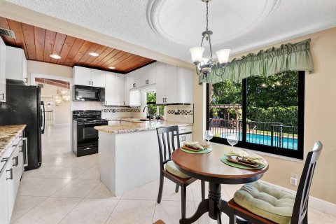House in Sunrise, Florida 4 bedrooms, 218.23 sq.m. № 2429762 - photo 24